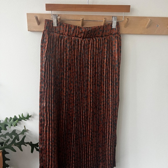 accordion maxi skirt - Picture 3 of 3